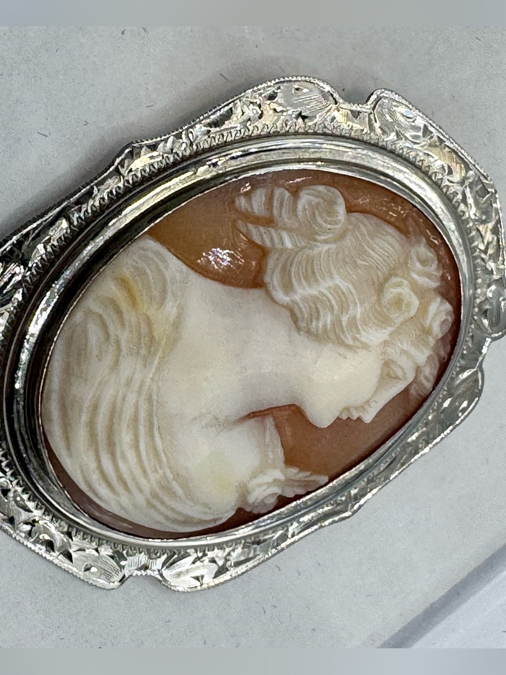 Vintage 14K White Gold & Real Shell Cameo Pin Brooch - Picture 10 of 13